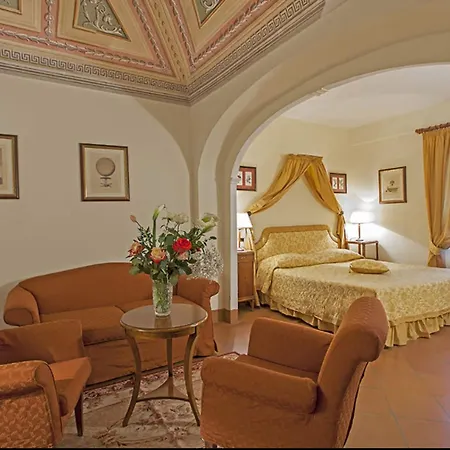 Отель Relais Il Chiostro Di 4*