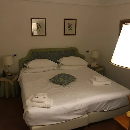 Relais Il Chiostro Di Пиенца