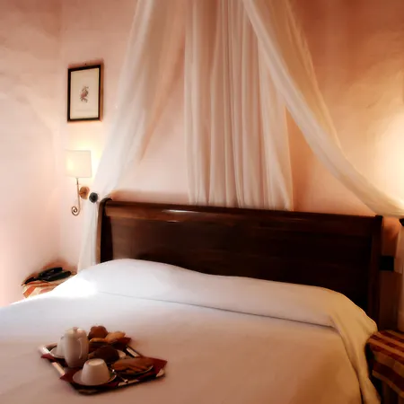 Relais Il Chiostro Di Отель 4*