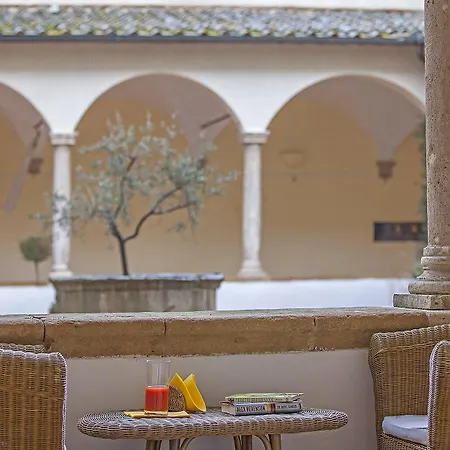 Relais Il Chiostro Di Отель 4*
