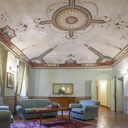 Отель Relais Il Chiostro Di 4*