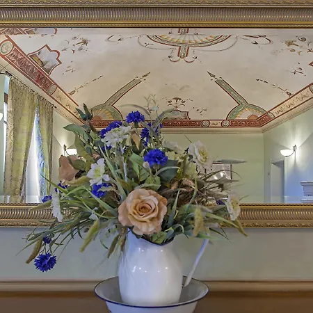 Отель Relais Il Chiostro Di 4*