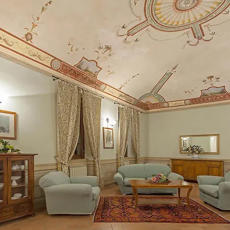 Relais Il Chiostro Di Отель 4*
