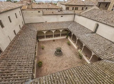 Отель Relais Il Chiostro Di 4*