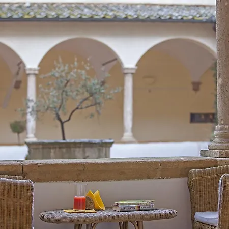 Отель Relais Il Chiostro Di 4*