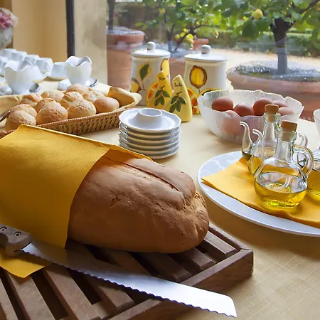 Отель Relais Il Chiostro Di