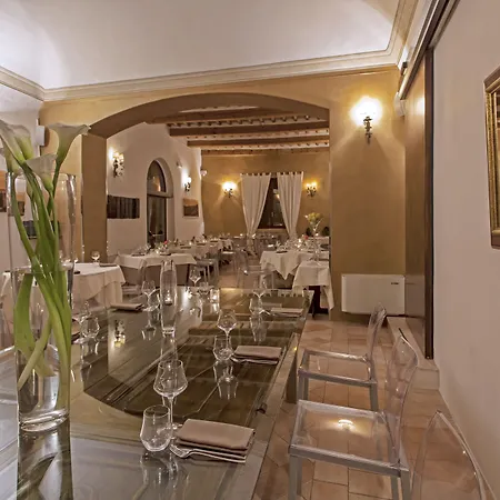 Relais Il Chiostro Di 4* Пиенца