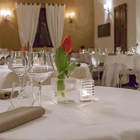 Отель Relais Il Chiostro Di