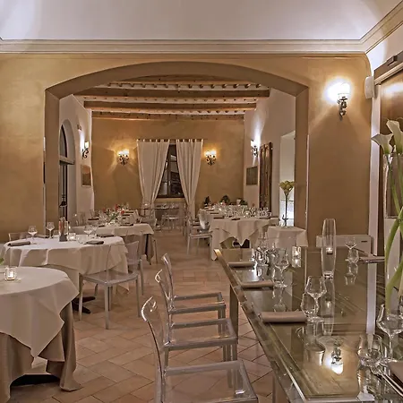 Отель Relais Il Chiostro Di 4*