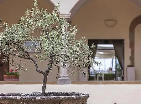 Relais Il Chiostro Di 4* Пиенца